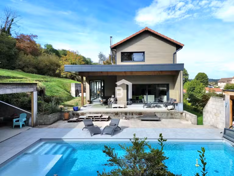 Villa Nivolas-Vermelle - 3 chambres - 191m²