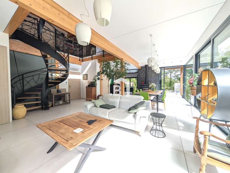 Villa Nivolas-Vermelle - 3 chambres - 191m²
