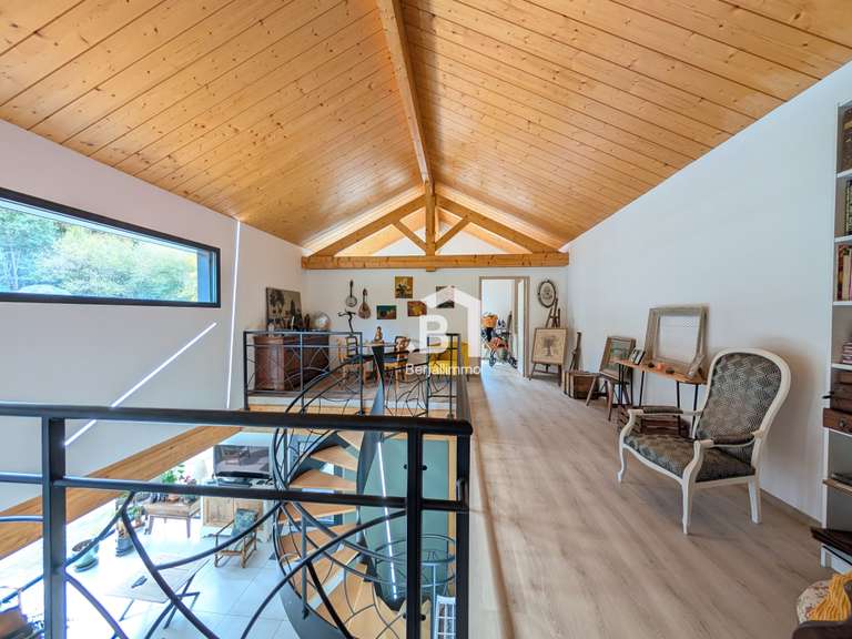 Villa Nivolas-Vermelle - 3 chambres - 191m²