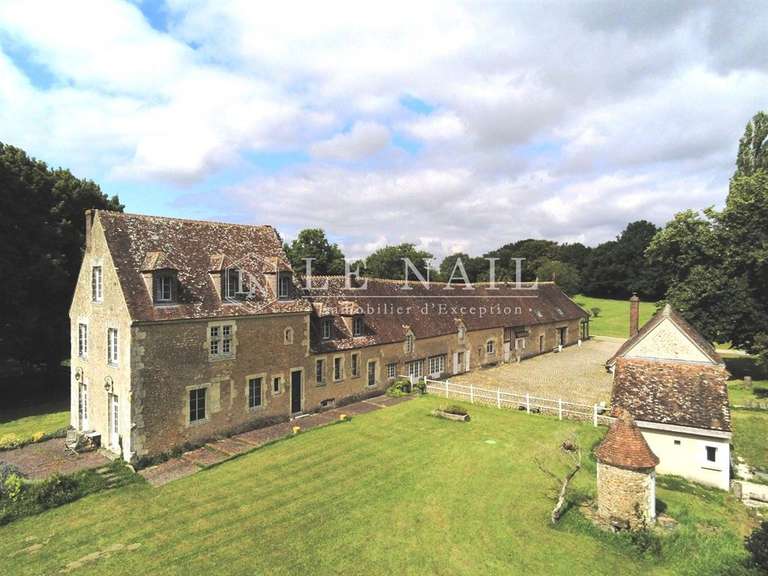 Manoir Nogent-le-Rotrou - 9 chambres - 850m²