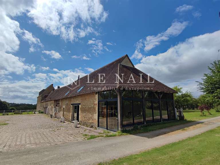 Manoir Nogent-le-Rotrou - 9 chambres - 850m²