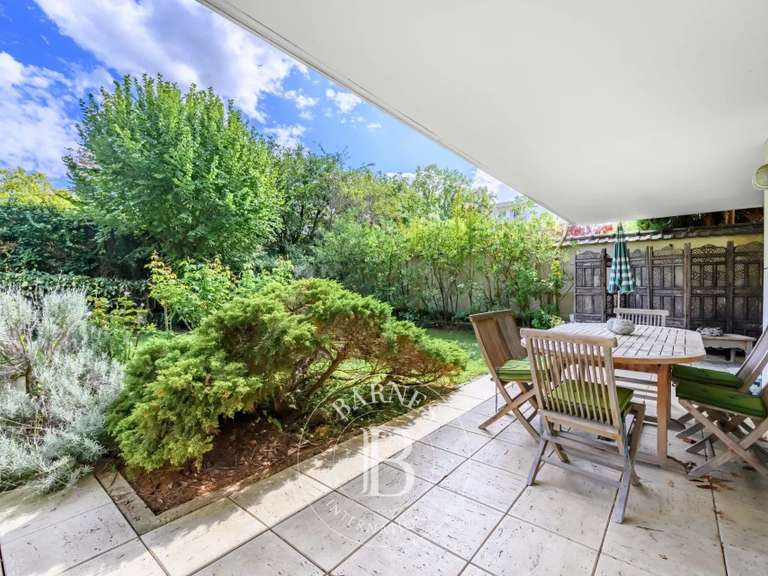 Apartment Nogent-sur-Marne - 6 bedrooms - 238m²