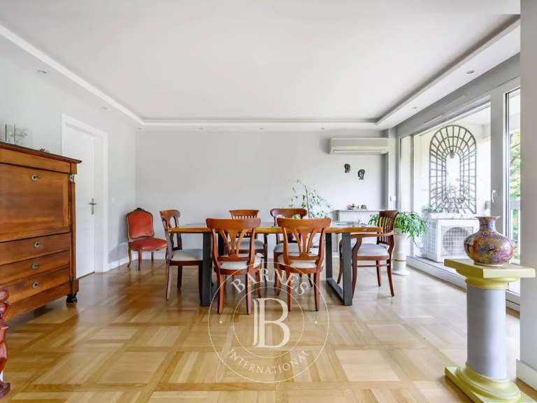 Apartment Nogent-sur-Marne - 3 bedrooms - 137m²