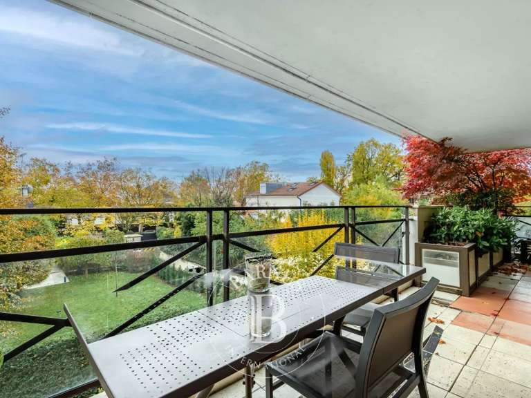 Apartment Nogent-sur-Marne - 3 bedrooms - 139m²