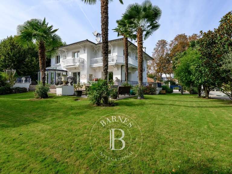 Maison Nogent-sur-Marne - 4 chambres - 480m²