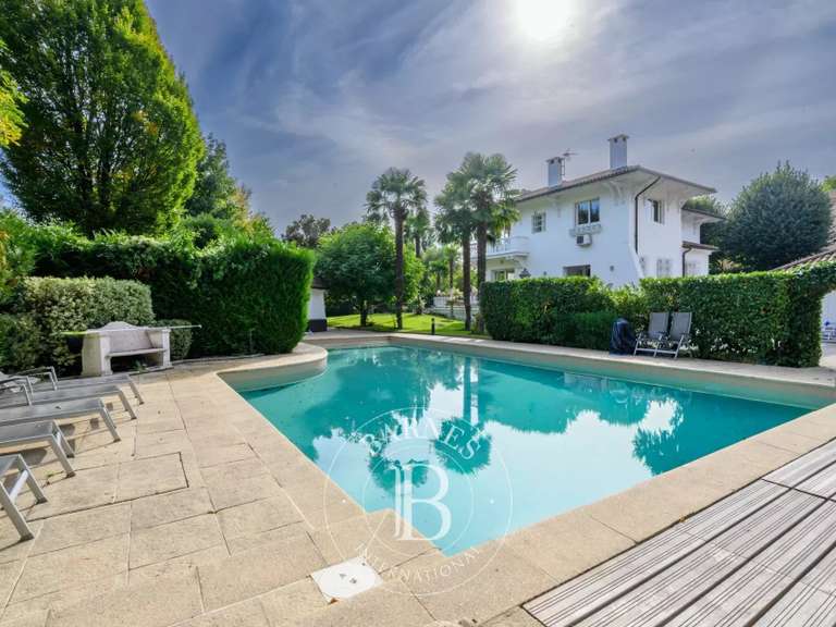 Maison Nogent-sur-Marne - 4 chambres - 480m²