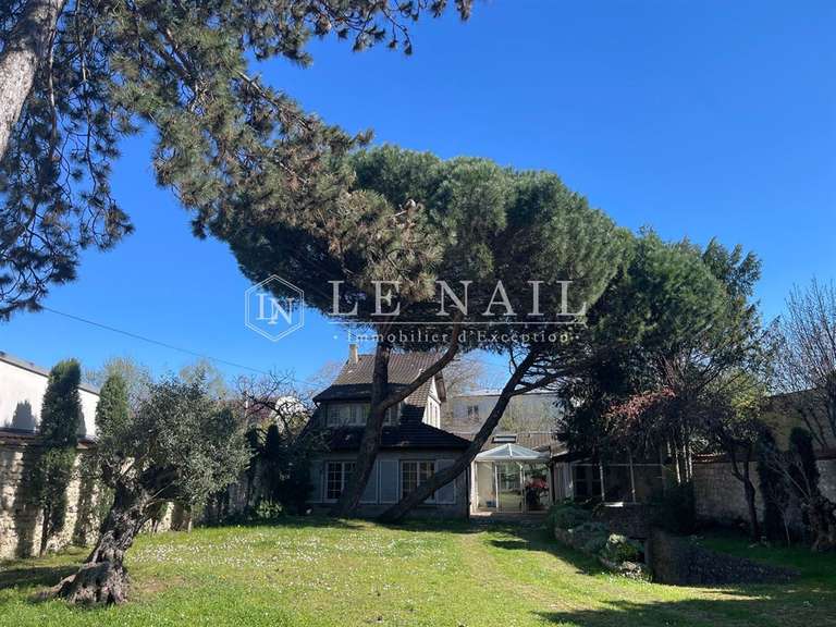 House Nogent-sur-Marne - 2 bedrooms - 173m²