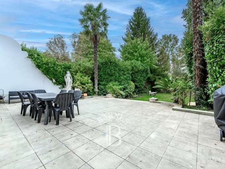 Maison Nogent-sur-Marne - 4 chambres - 280m²