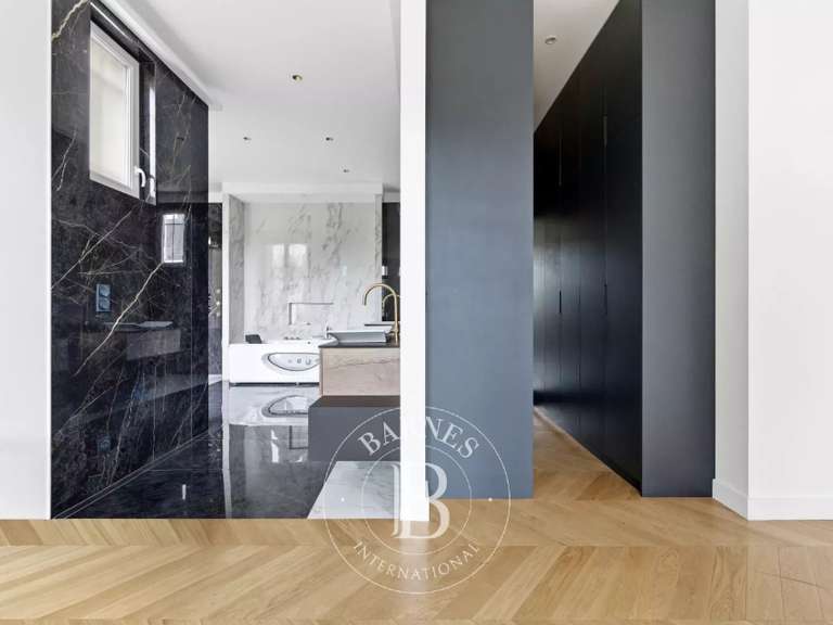 Maison Nogent-sur-Marne - 6 chambres - 340m²