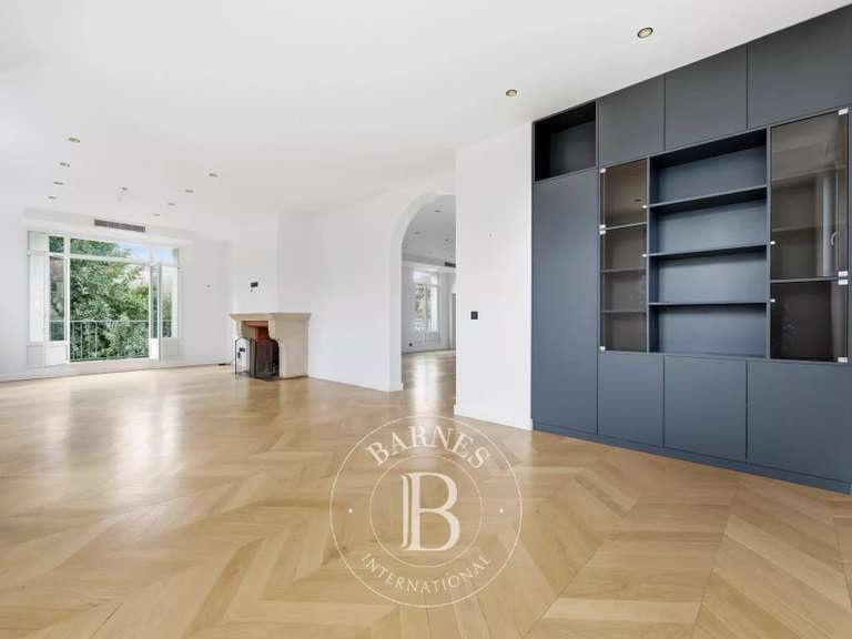 Maison Nogent-sur-Marne - 6 chambres - 340m²