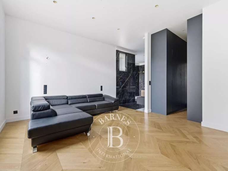 Maison Nogent-sur-Marne - 6 chambres - 340m²