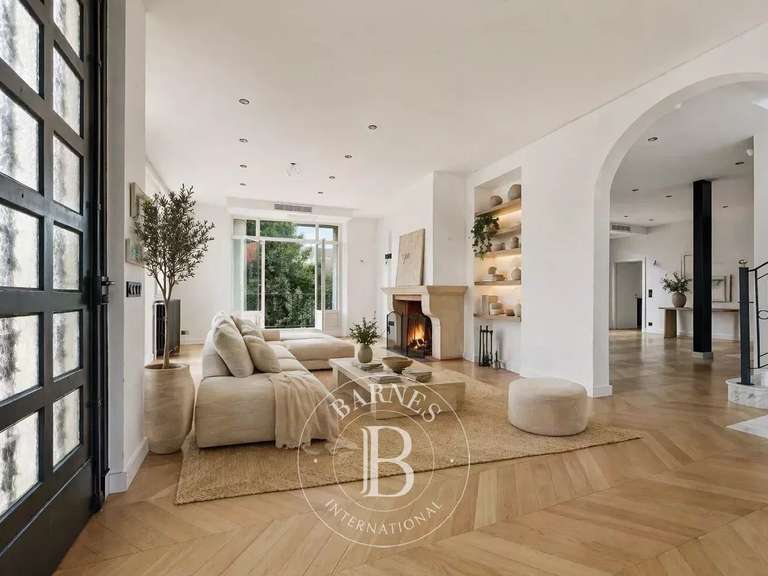 Maison Nogent-sur-Marne - 6 chambres - 340m²