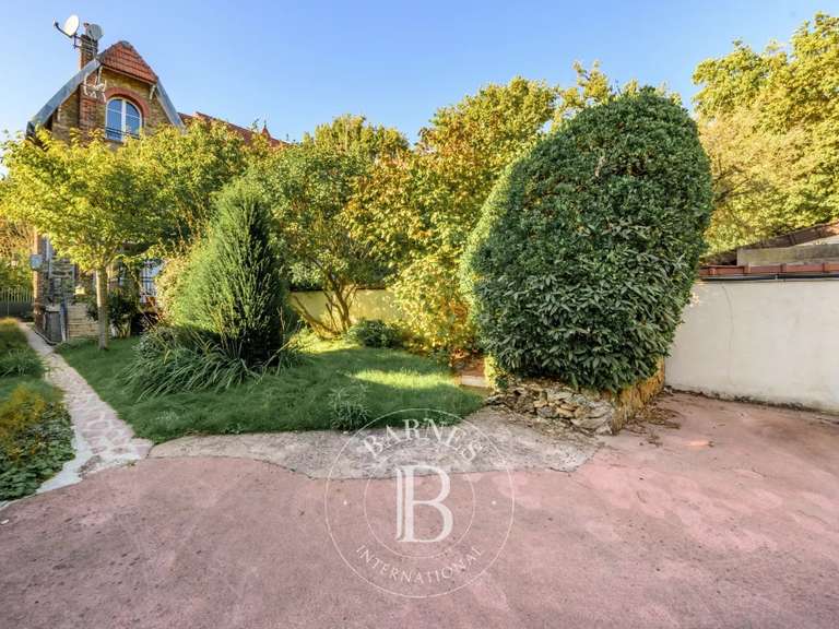 Maison Nogent-sur-Marne - 5 chambres - 233m²