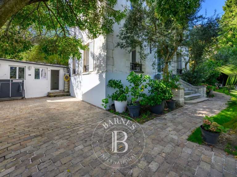 Maison Nogent-sur-Marne - 5 chambres - 254m²