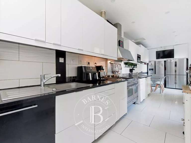 Maison Nogent-sur-Marne - 5 chambres - 254m²