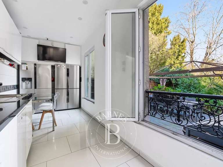 Maison Nogent-sur-Marne - 5 chambres - 254m²