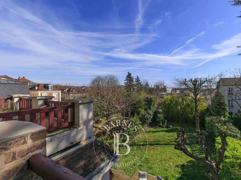 Maison Nogent-sur-Marne - 5 chambres - 243m²