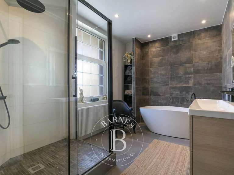 Maison Nogent-sur-Marne - 5 chambres - 243m²