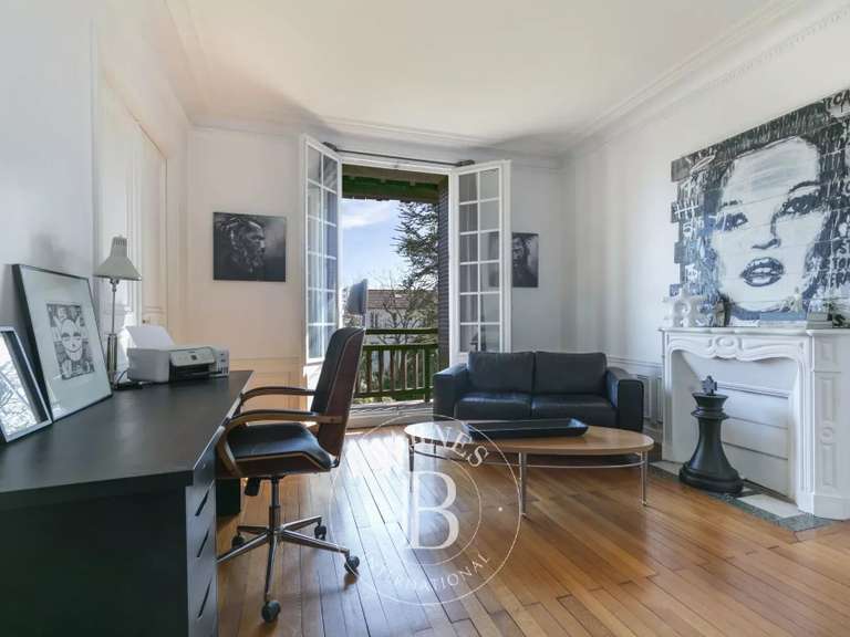 Maison Nogent-sur-Marne - 5 chambres - 243m²