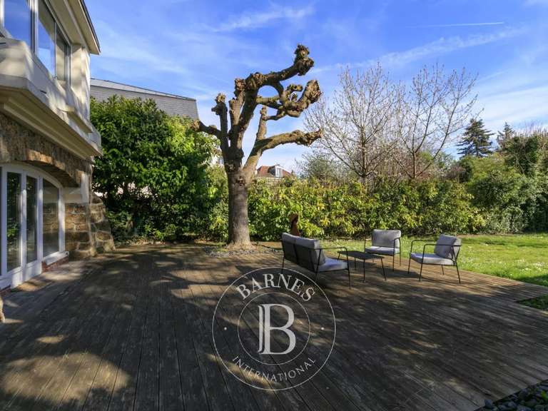 Maison Nogent-sur-Marne - 5 chambres - 243m²