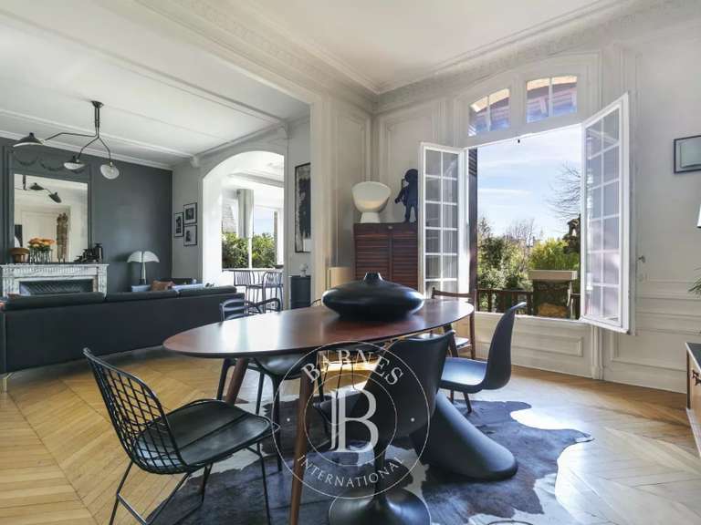 Maison Nogent-sur-Marne - 5 chambres - 243m²