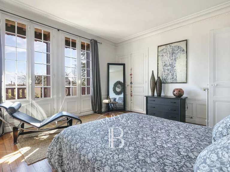 Maison Nogent-sur-Marne - 5 chambres - 243m²