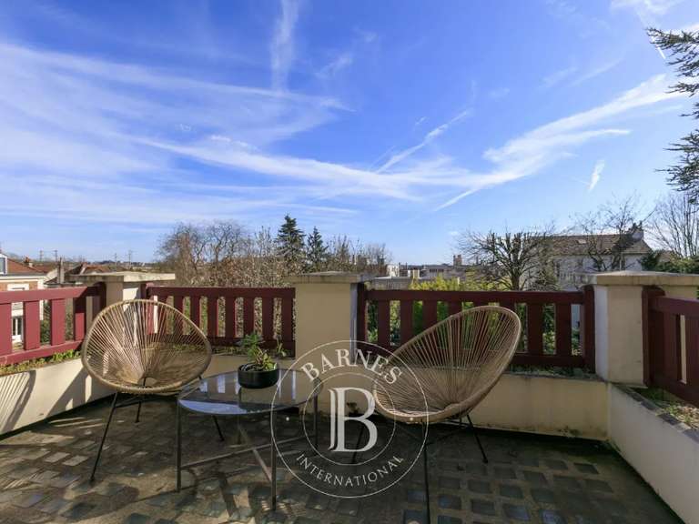 Maison Nogent-sur-Marne - 5 chambres - 243m²