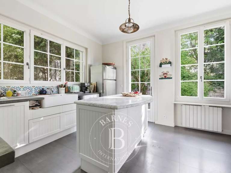 Maison Nogent-sur-Marne - 5 chambres - 250m²