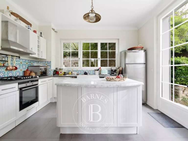 Maison Nogent-sur-Marne - 5 chambres - 250m²