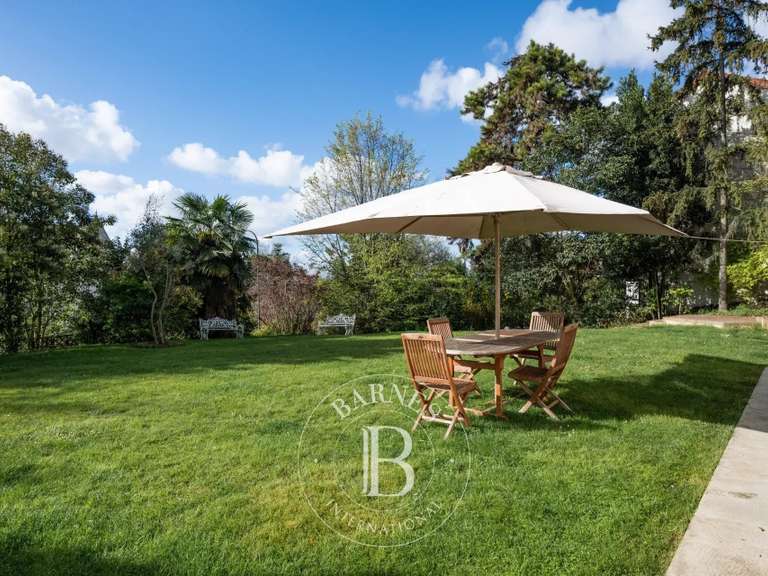 Maison Nogent-sur-Marne - 5 chambres - 250m²