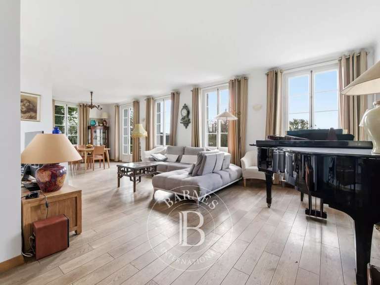 Maison Nogent-sur-Marne - 5 chambres - 250m²
