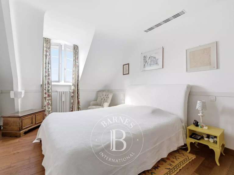 Maison Nogent-sur-Marne - 5 chambres - 250m²