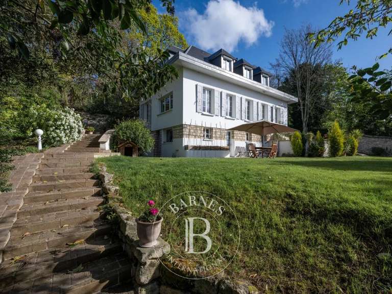 Maison Nogent-sur-Marne - 5 chambres - 250m²