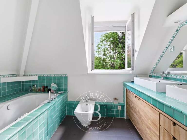 Maison Nogent-sur-Marne - 5 chambres - 250m²