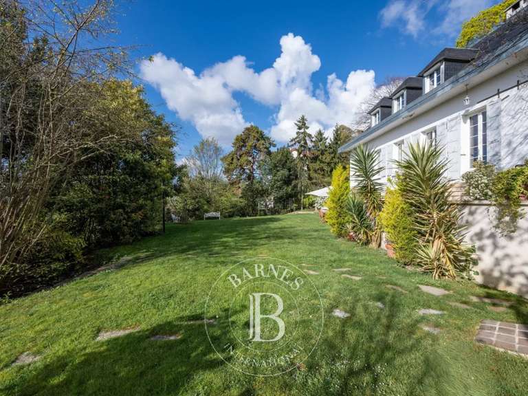 Maison Nogent-sur-Marne - 5 chambres - 250m²