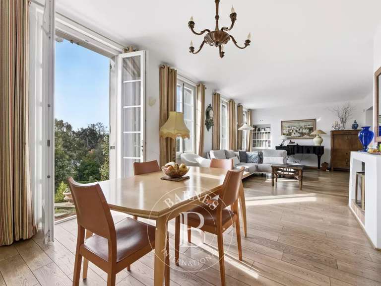 Maison Nogent-sur-Marne - 5 chambres - 250m²