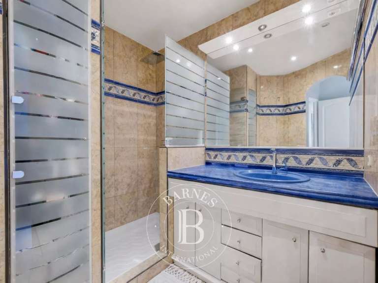 Maison Nogent-sur-Marne - 2 chambres - 150m²