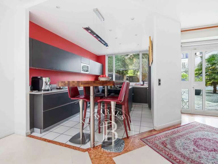 Maison Nogent-sur-Marne - 2 chambres - 150m²