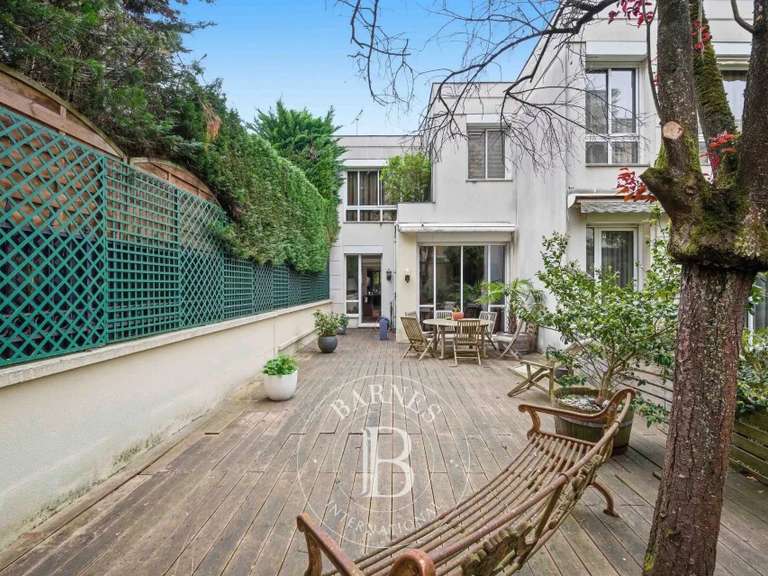 Maison Nogent-sur-Marne - 2 chambres - 150m²