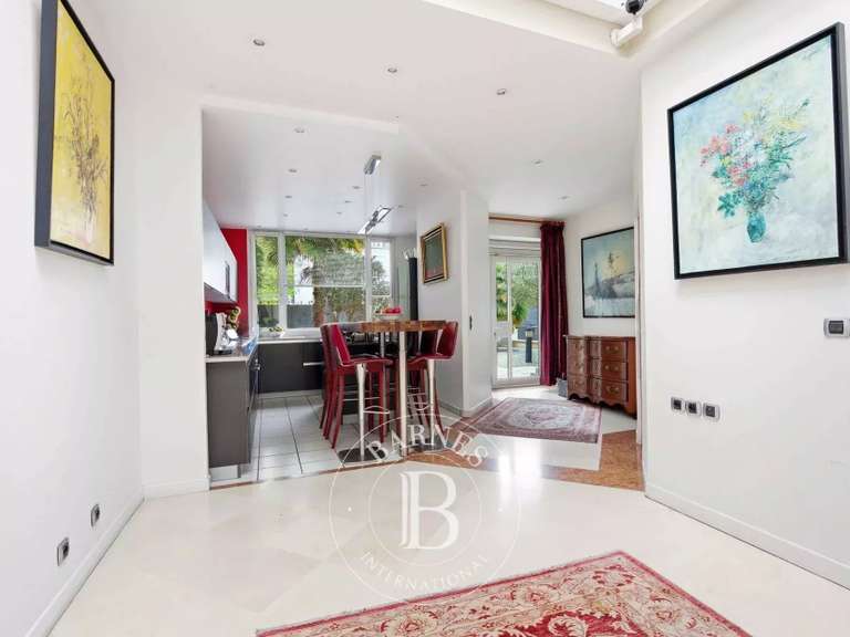 Maison Nogent-sur-Marne - 2 chambres - 150m²