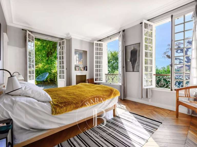 Maison Nogent-sur-Marne - 7 chambres - 270m²