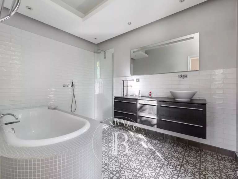 Maison Nogent-sur-Marne - 7 chambres - 270m²