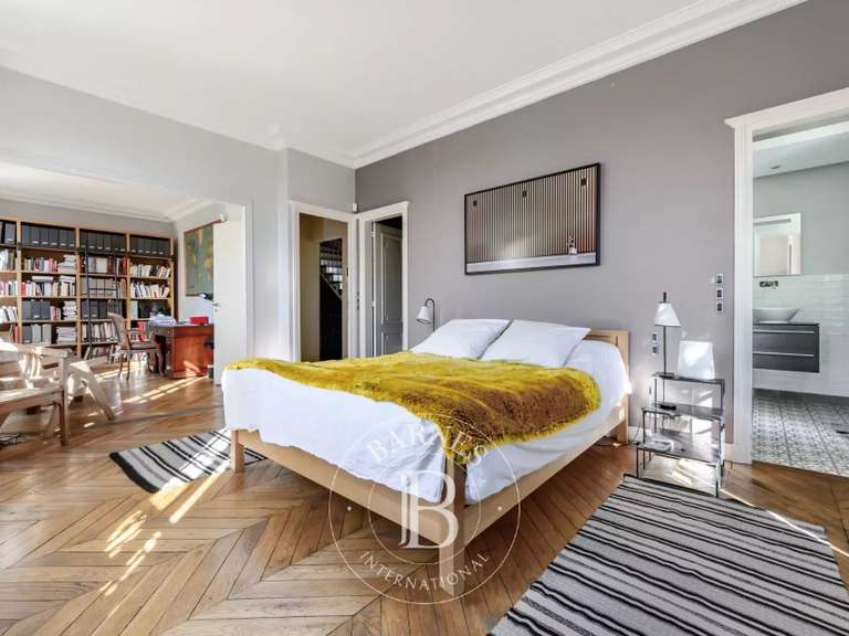 Maison Nogent-sur-Marne - 7 chambres - 270m²