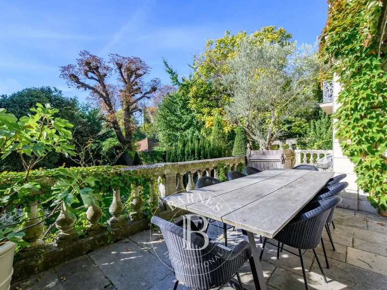 Maison Nogent-sur-Marne - 7 chambres - 270m²