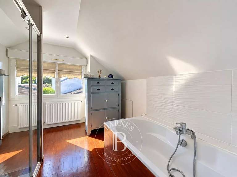 House Nogent-sur-Marne - 5 bedrooms - 263m²