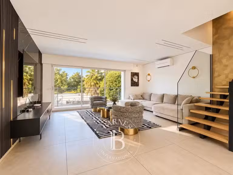 Maison Nogent-sur-Marne - 6 chambres - 280m²
