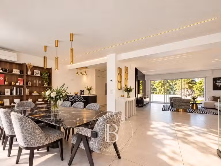 Maison Nogent-sur-Marne - 6 chambres - 280m²