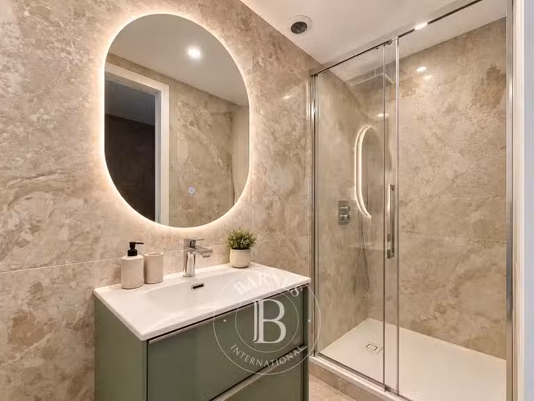 Maison Nogent-sur-Marne - 6 chambres - 280m²