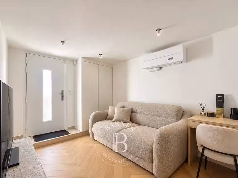 Maison Nogent-sur-Marne - 6 chambres - 280m²