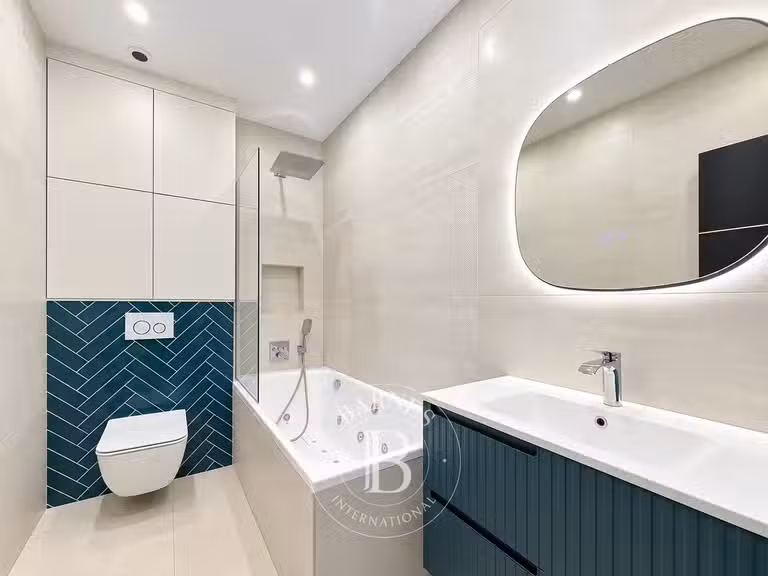 Maison Nogent-sur-Marne - 6 chambres - 280m²